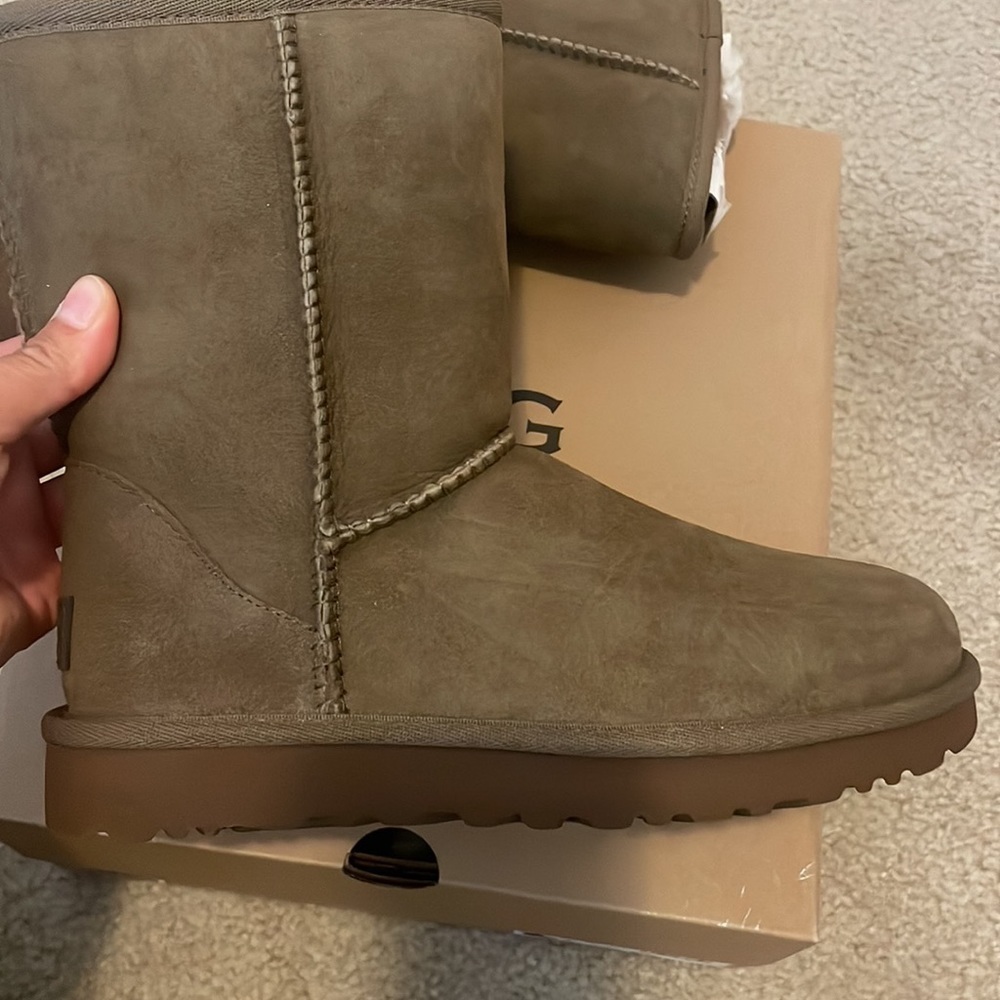 Brand new Ugg boots - Picture 3 of 7